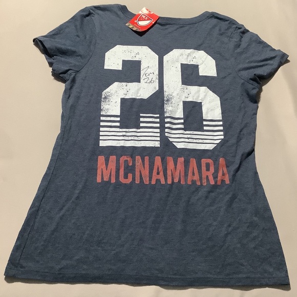 💥 Autographed McNamara #26 NWT MLS Tshirt New England Revolution Large Female - Picture 5 of 7